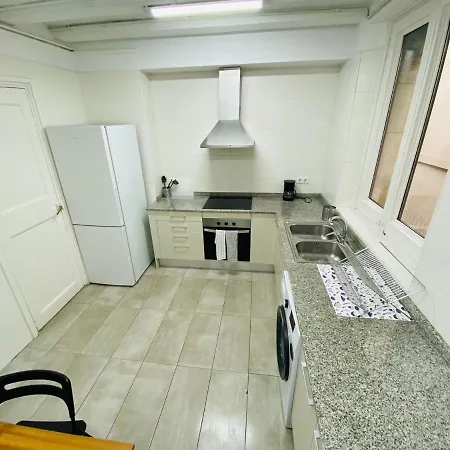 Las Ramblas Near & Merce Square View Private Room 2 Or 3 Guests * Barcellona