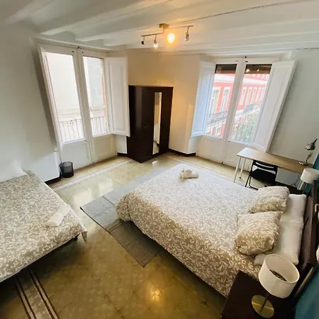 Las Ramblas Near & Merce Square View Private Room 2 Or 3 Guests *